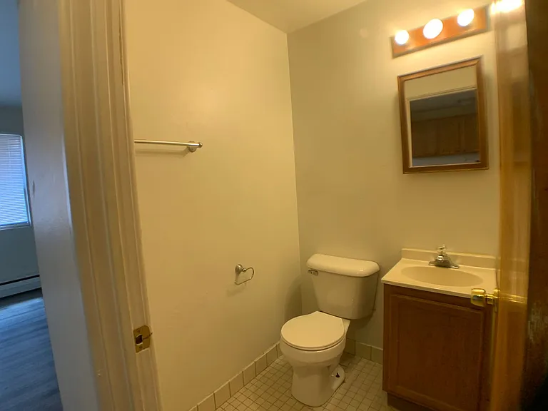 1456 N Farwell Ave — Photo 34