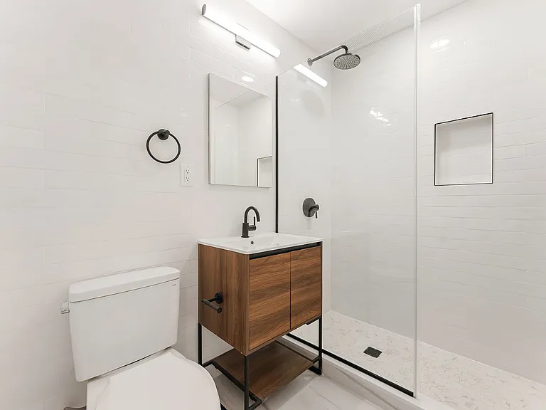821 Quincy St #1 — Photo 9