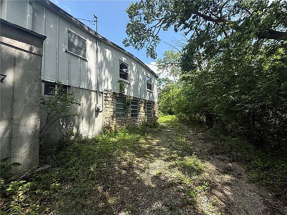 5th image of 4717 NW Northwood Rd