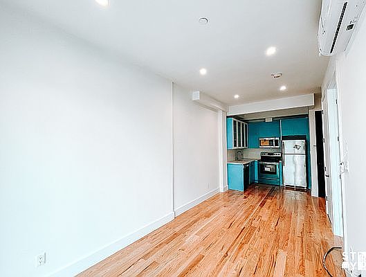 3rd image of 332 E 28th St #2R