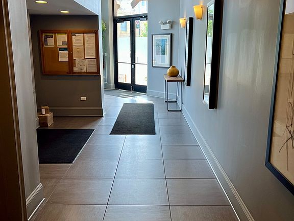 4th image of 3300 W Irving Park Rd Unit F3