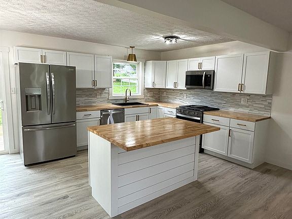 4th image of 401 Vista Dr
