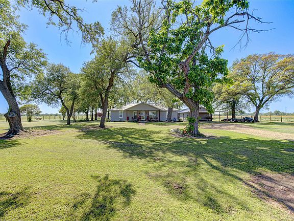 3rd image of 36239 Cochran Rd
