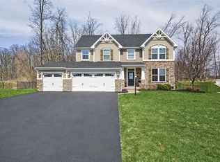 1071 Azzano Cir, Victor, NY 14564
