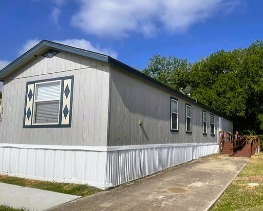 2nd image of 8562 Montgomery Cir