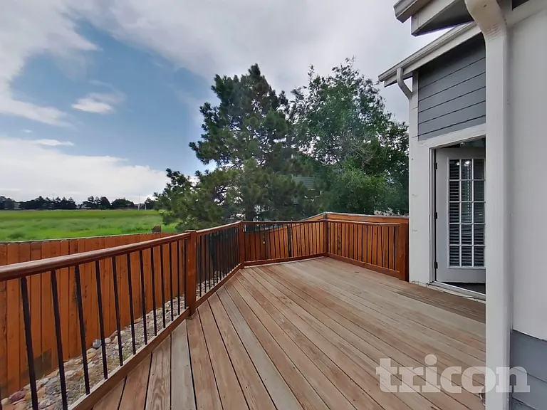 995 Cobblestone Dr — Photo 14