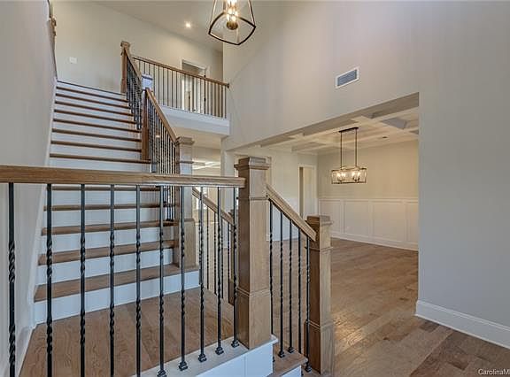 5th image of 145 Highclere Dr #12