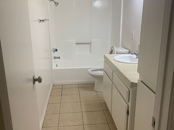 5th image of 6008 Hill Dale Ct #B