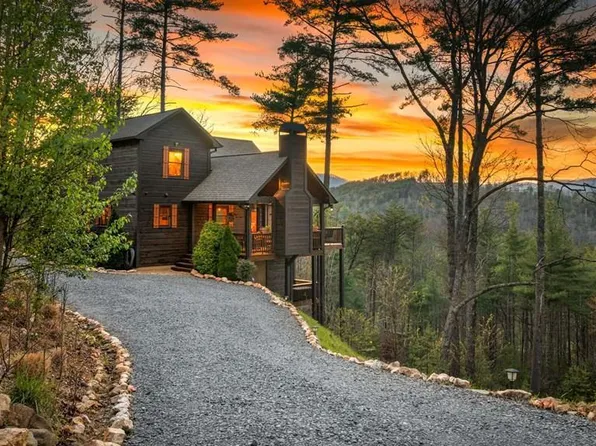 267 Oasis Dr, Blue Ridge, GA 30513