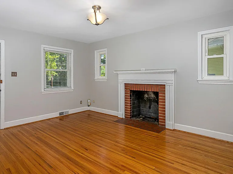 2304 Floral Ave — Photo 3