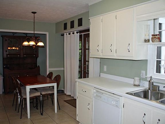 2nd image of 4021 Mansion Dr