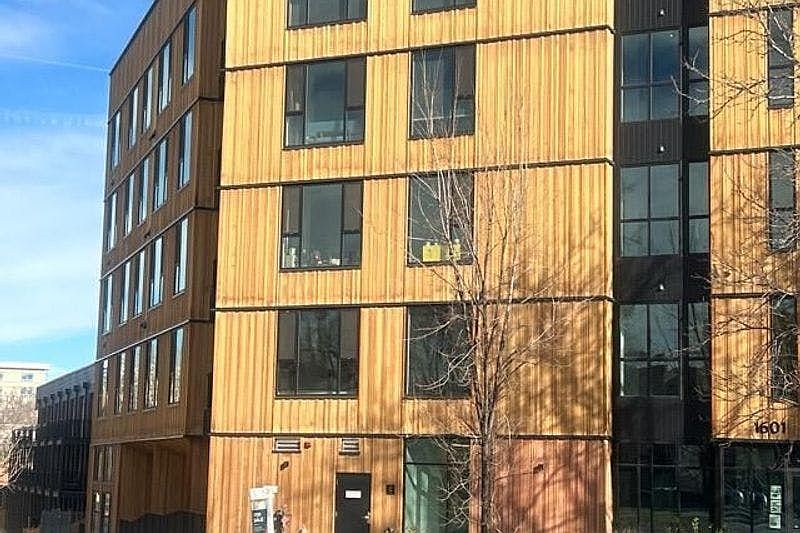 2nd image of 1601 Park Ave