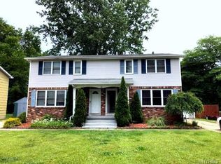 184 Vine Ln, Amherst, NY 14228