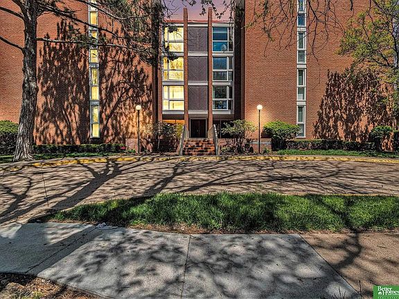 3rd image of 3702 Jackson St #105