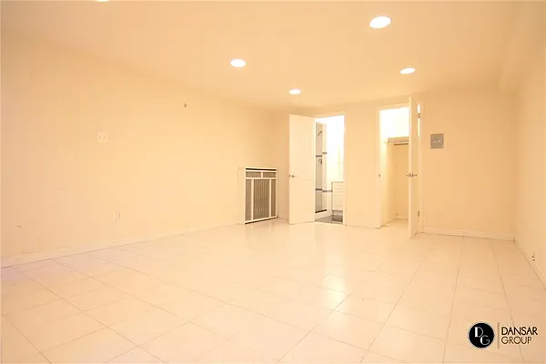 Rented by JK Dansar Corp | media 37