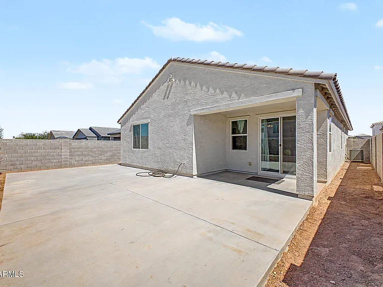 17865 W Daley Ln — Photo 29