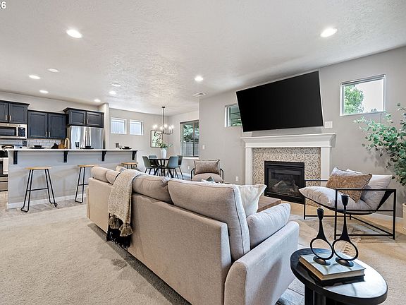 5th image of 3034 Guadalupe Way