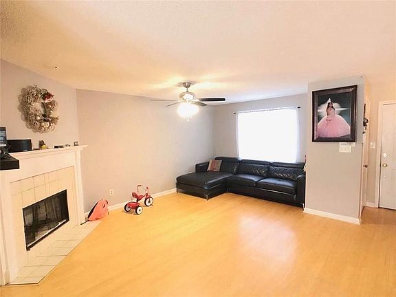 2nd image of 1056 Wedgewood Ln #0