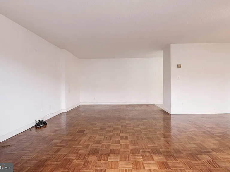 1301 S Arlington Ridge Rd #310 — Photo 15