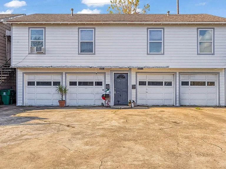 8451 1/2 Howard Dr — Photo 10