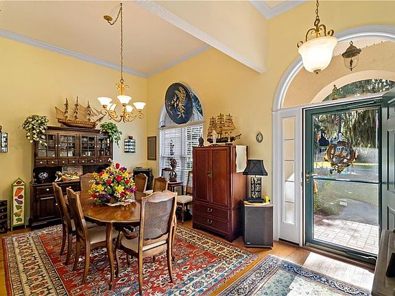 3rd image of 106 Dogwood Ct
