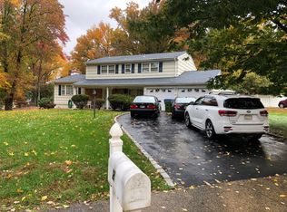 2 Greenwich Rd, Edison, NJ 08820