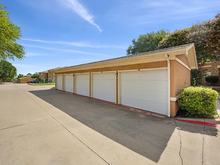 The Residences Of Holland Lake — Photo 44