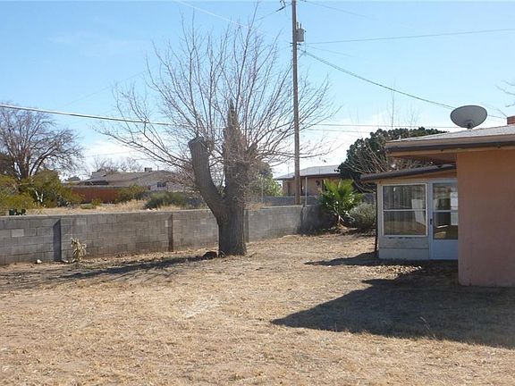 4th image of 1655 Country Club Cir