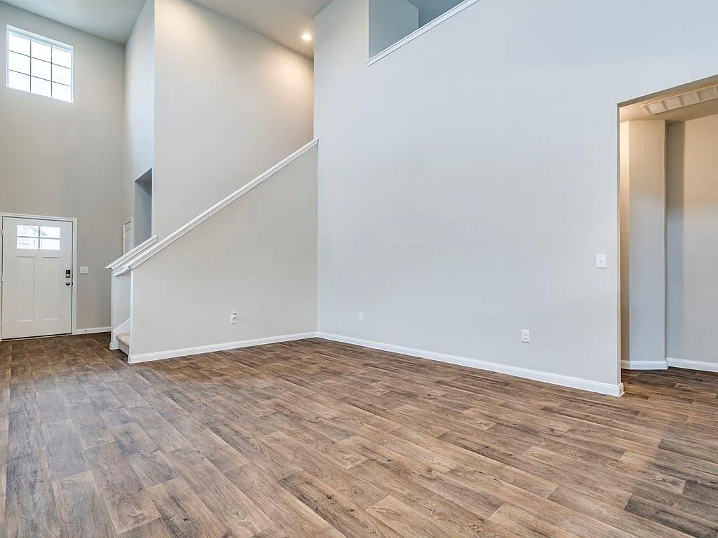 3 bed, 2.5 bath, 1779 sqft, $2,200 — Photo 3