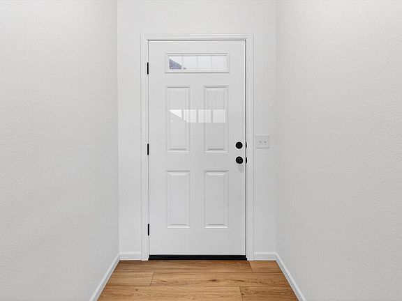 5th image of 556 Spring Meadow Drive