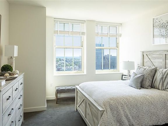 3rd image of 1 W Exchange St Unit 2503