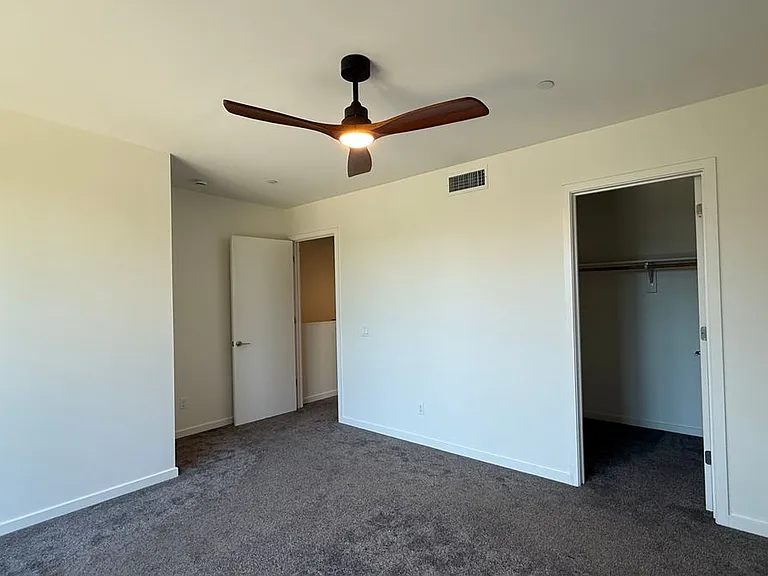 488 Garden St — Photo 18