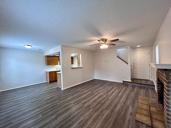 4th image of 9300 Kempler Dr #B
