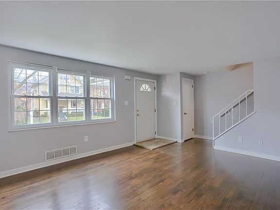 2nd image of 716 Maple Ln