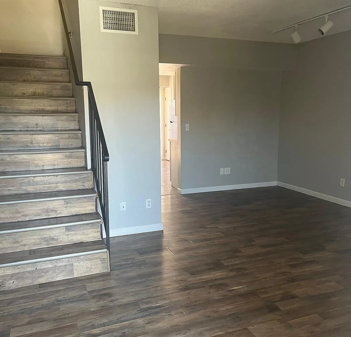 2 bed, 2.0 bath, 1176 sqft, $1,350 — Photo 4