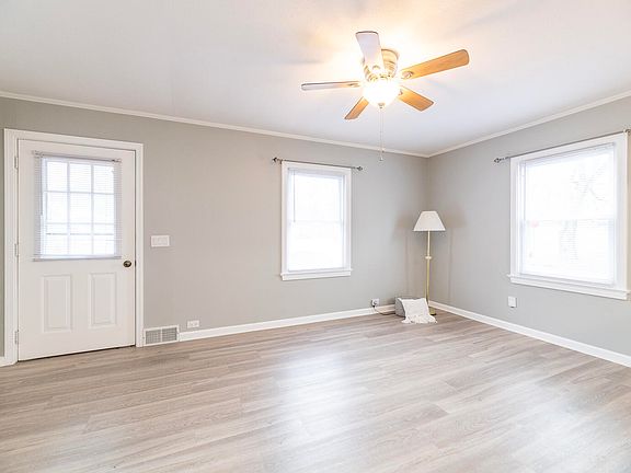 5th image of 608 W Van Hoesen Blvd