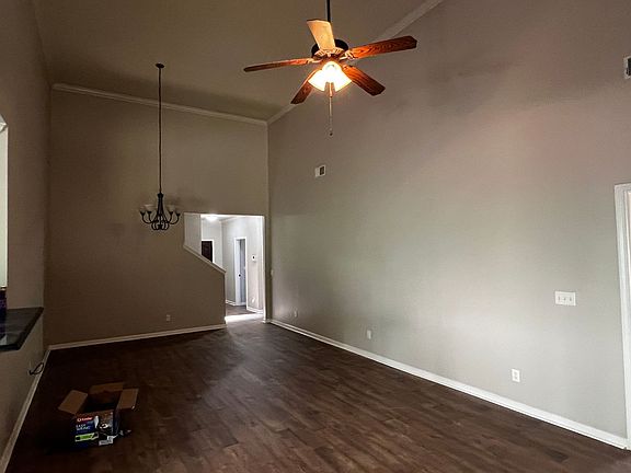 5th image of 229 Chapel Hill Trl