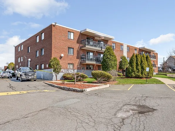 300 Governors Dr APT 21, Winthrop, MA 02152