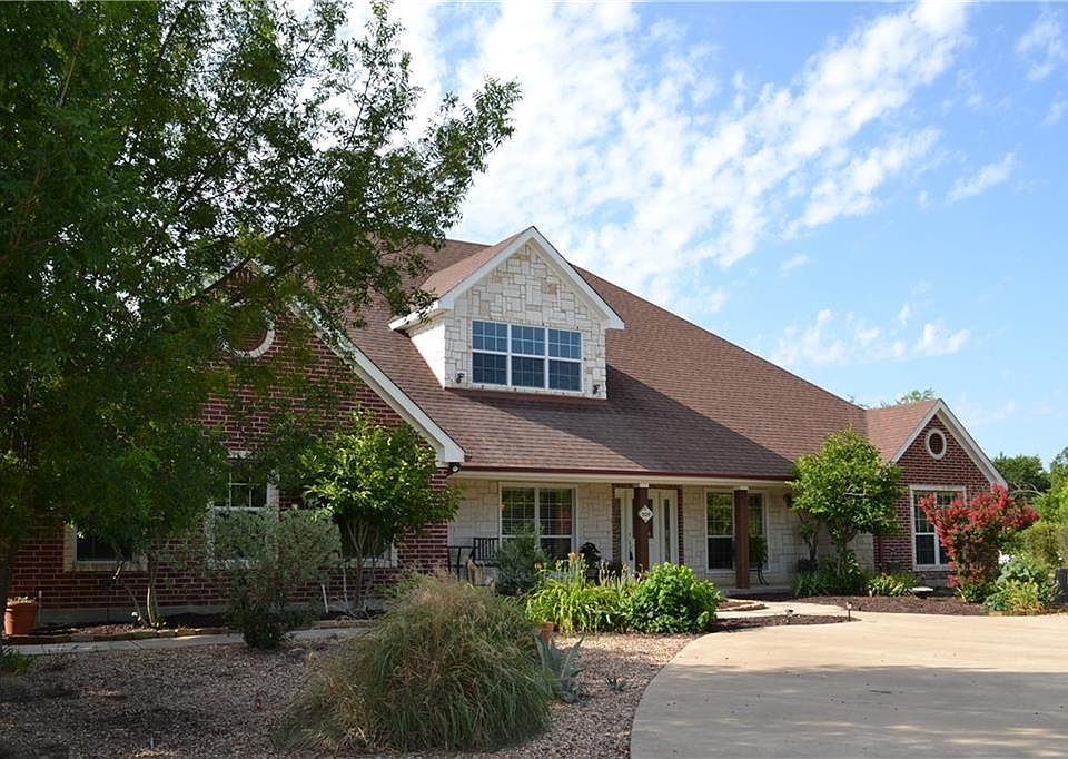 1st image of 206 Lost Oak Dr