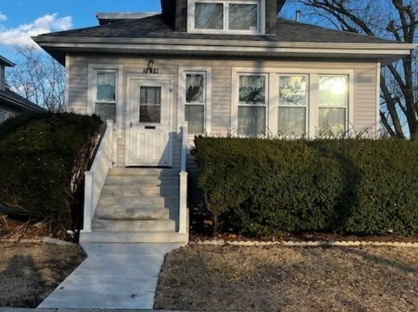 (undisclosed Address), Brookfield, IL 60513