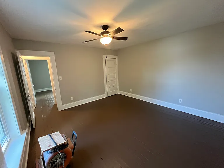 149 N Guilford Ave — Photo 16