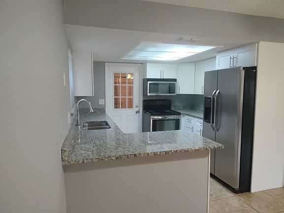 5th image of 664 Lake Dexter Cir #1