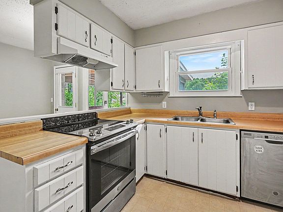 4th image of 3480 E Long Lake Rd