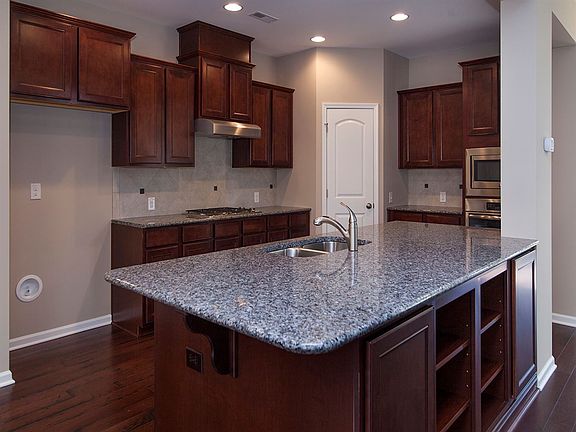 Oversized working kitchen island