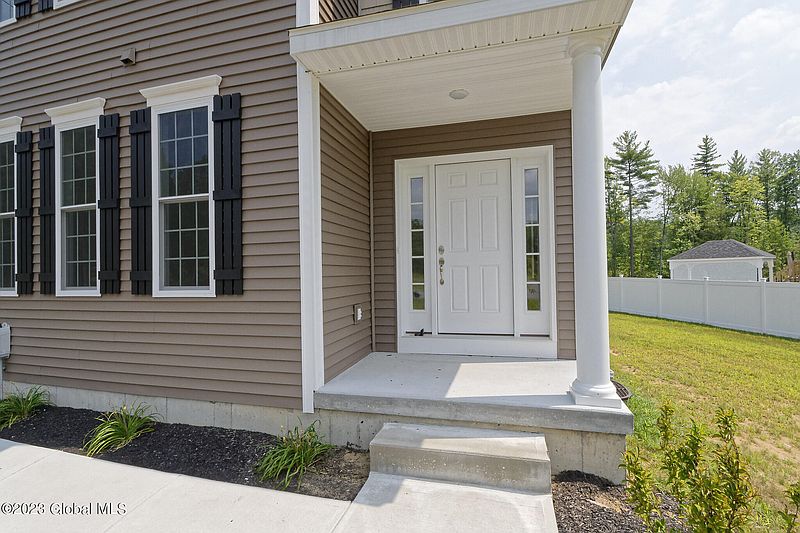 5th image of 60 Huntington Way