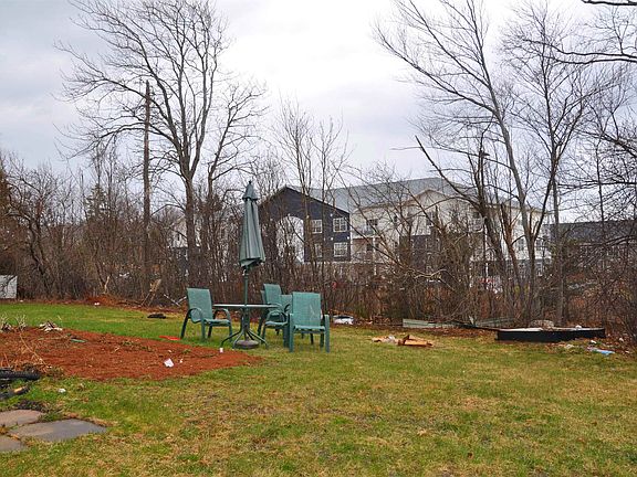 5th image of 60 Lowther Dr #58