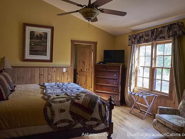 315 Horbury Ln — Photo 16