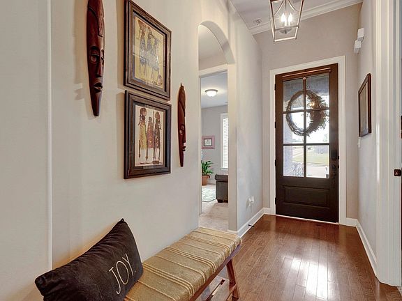 4th image of 9301 Pinkerton Ln