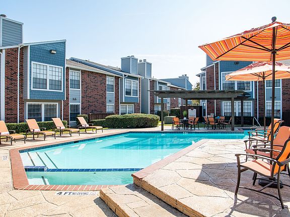 2nd image of 1881 Airport Fwy APT 1002