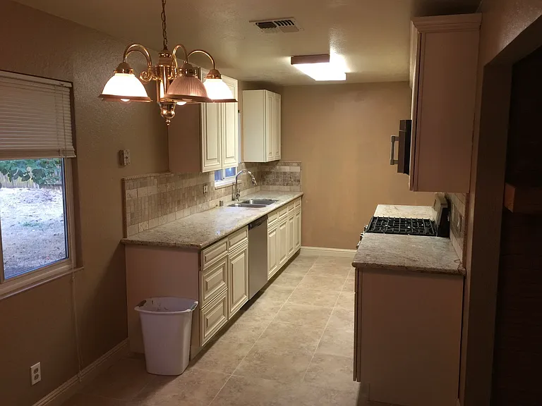 5643 Fairvale Way — Photo 4